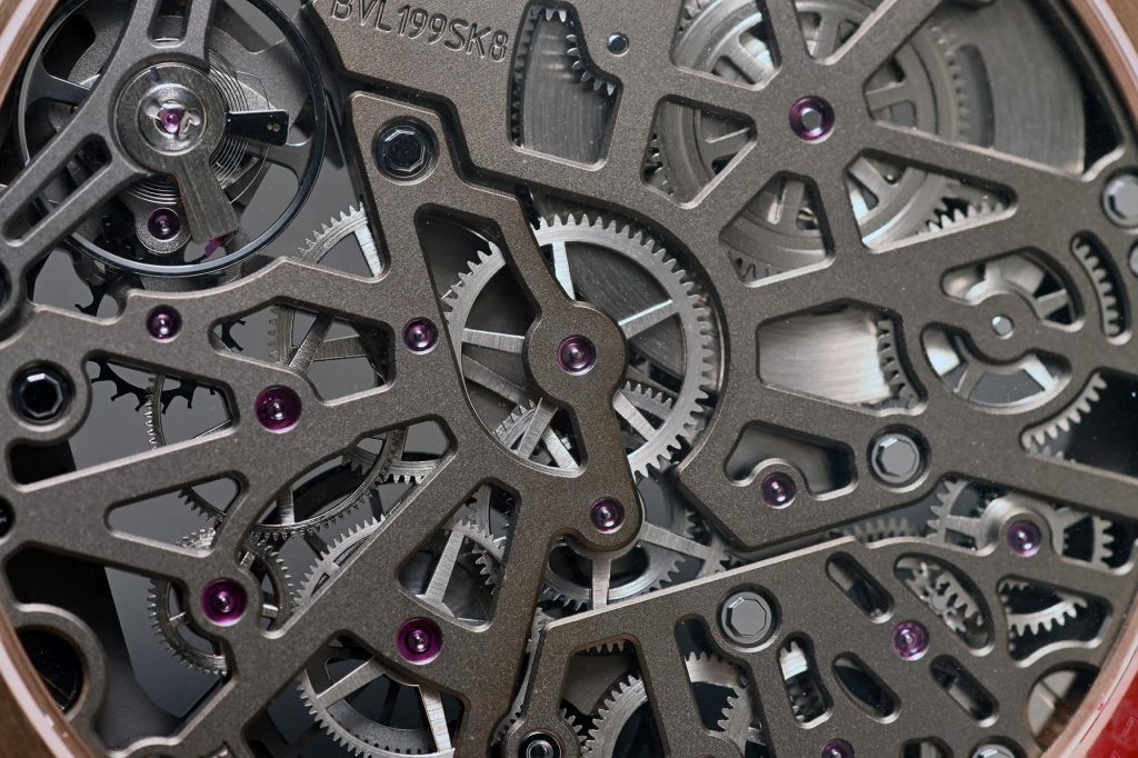Bulgari là một trong những thương hiệu đồng hồ nổi tiếng nhất thế giới. Năm nay, Bulgari đang kỷ niệm 10 năm kể từ khi ra mắt dòng đồng hồ Octo. Hãy xem những hình ảnh của Bulgari và Octo tại ngày hội đồng hồ Geneva để tìm hiểu thêm về sự kiện này.