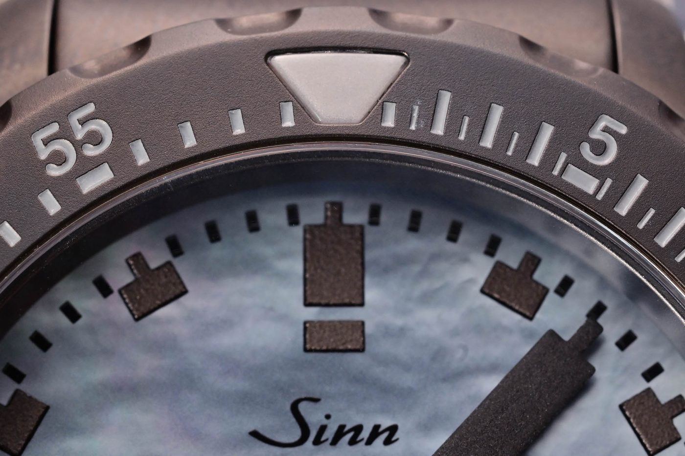 Beautiful but flawed – the Sinn U50 S Mother of Pearl – ISOCHRONO