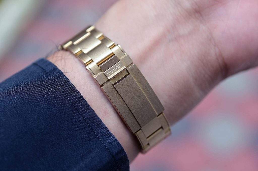 Armband mit echtem Schweizer Uhrwerk mit Rubin, in bronze